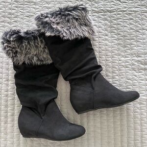 NWT Women's Black Faux Fur Boots (Report Enfield)